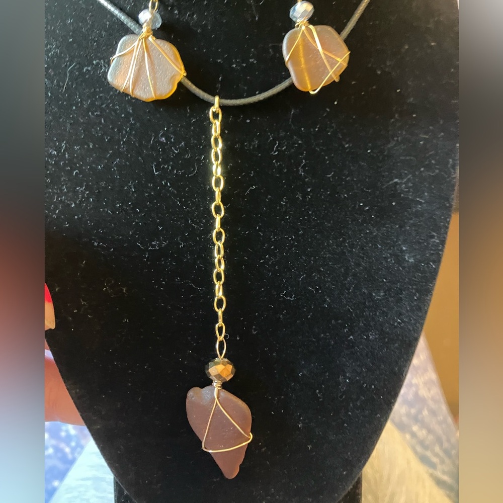#47 handmade seagalss necklace set